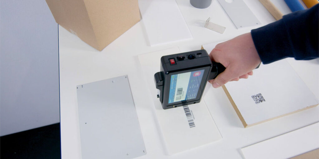 Mobiler TINTENSTRAHL Handdrucker mit 5"-Touch-Display | MSM Markiersysteme GmbH